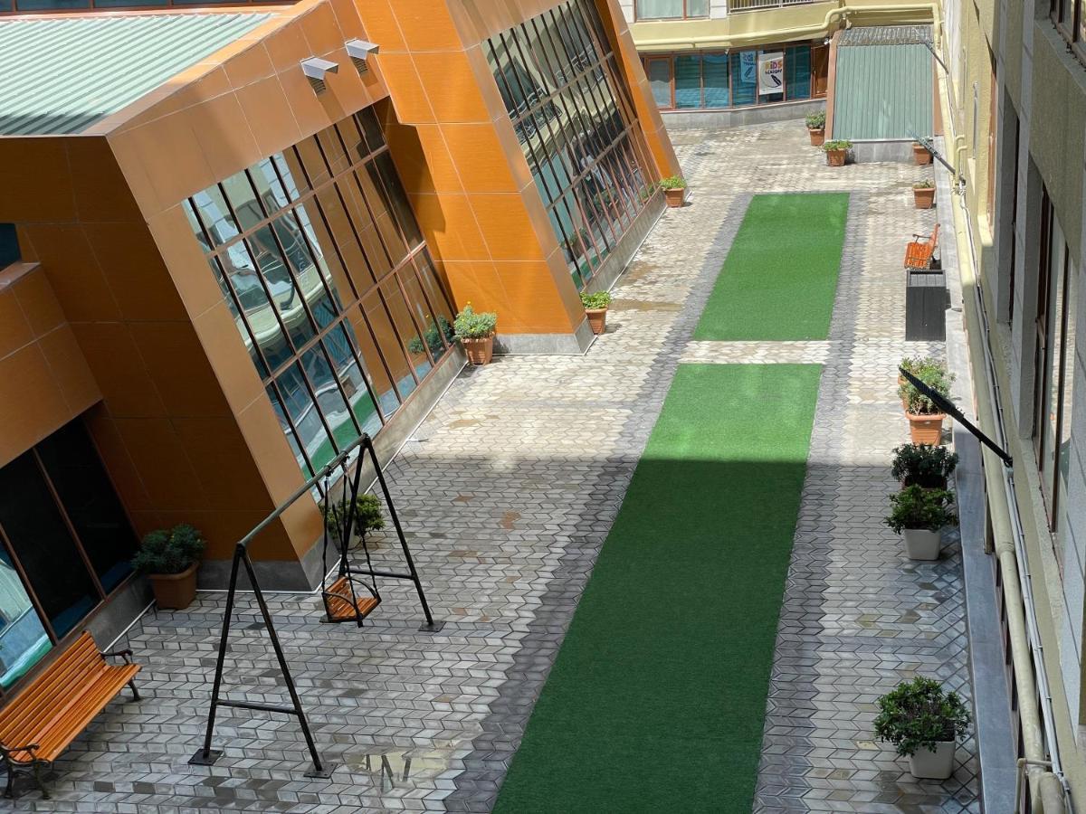 Park Azure Louvre Apartment Μπακού Εξωτερικό φωτογραφία