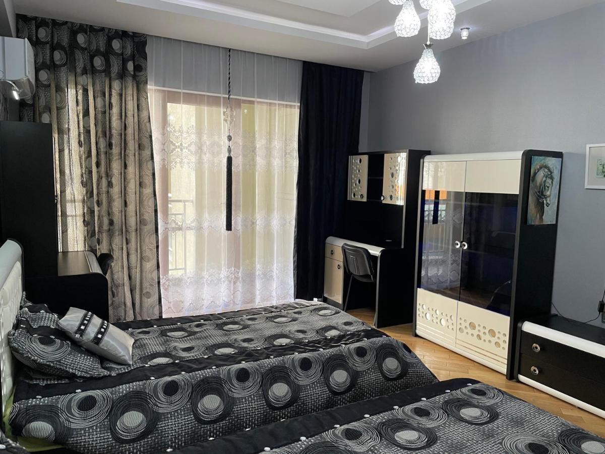 Park Azure Louvre Apartment Μπακού Εξωτερικό φωτογραφία